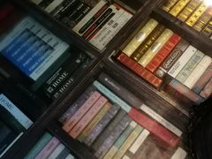 -钟书阁(松江泰晤士小镇店)