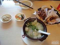 驴肉火烧、粥-闫家驴肉老店(华电一校店)