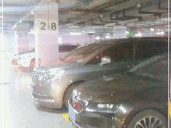 -大宁国际商业广场-地下停车库