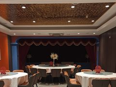 -阿瓦山寨·湘菜现炒·剁椒鱼头王(咸阳总店)