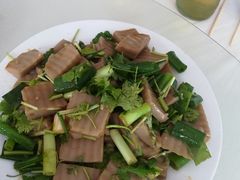 -华龙特色大骨鸡农家菜馆