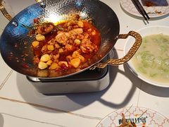 -阿瓦山寨·湘菜现炒·剁椒鱼头王(咸阳总店)