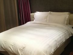 超软大床-青岛五四广场海景美仑国际公寓酒店
