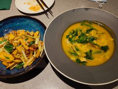 豌豆黄浸豌豆尖-半山腰·云南菜(侨福芳草地店)