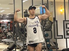 -诺伯曼·运动会馆(新梦店)