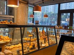 面包甜点陈列柜-Dough&Joe团憩(瑞虹天地月亮湾店)