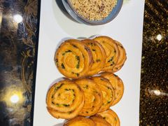 榛果花生鸭肝酱葱油饼-杭州西子湖四季酒店·金沙厅