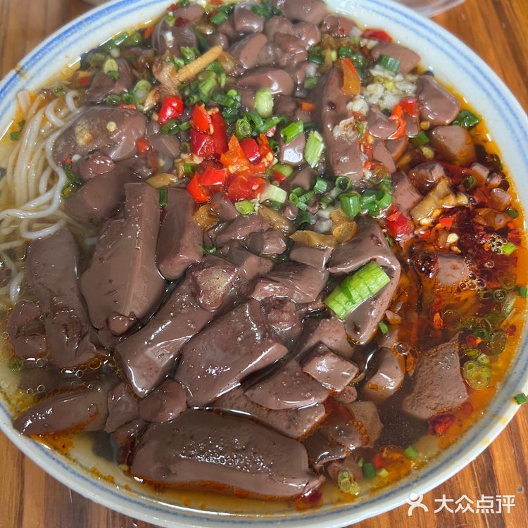 南昌老城区：带你吃¥6猪血粉！