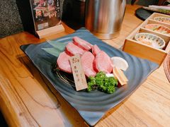 黑牛厚切牛舌-黑牛の店·和牛烧肉(石家庄万象城店)