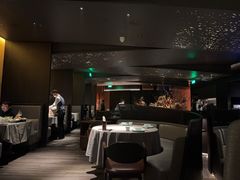 -左庭右院鲜牛肉火锅黑金店(陆家嘴中心店)