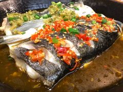 -阿瓦山寨·湘菜现炒·剁椒鱼头王(咸阳总店)