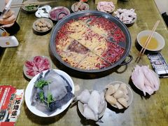 -渝嘴小老弟老火锅(华新村店)