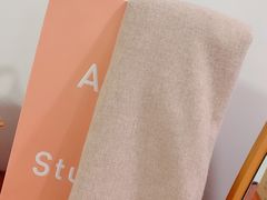 -Acne Studios(芮欧百货店)