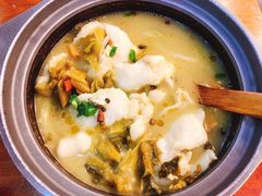 -周鱼小馆石锅酸菜鱼(活力汇店)