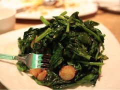 清炒豆苗-岭南小馆
