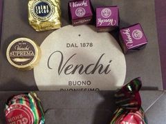 -VENCHI 闻绮(上海佛罗伦萨小镇店)