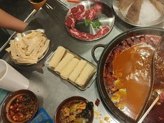-鹿鸣山草本茶香火锅(园西路店)
