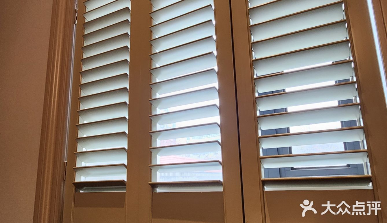 距离网红景点 “武康大楼”很近 忘了在武汉叫什么楼了