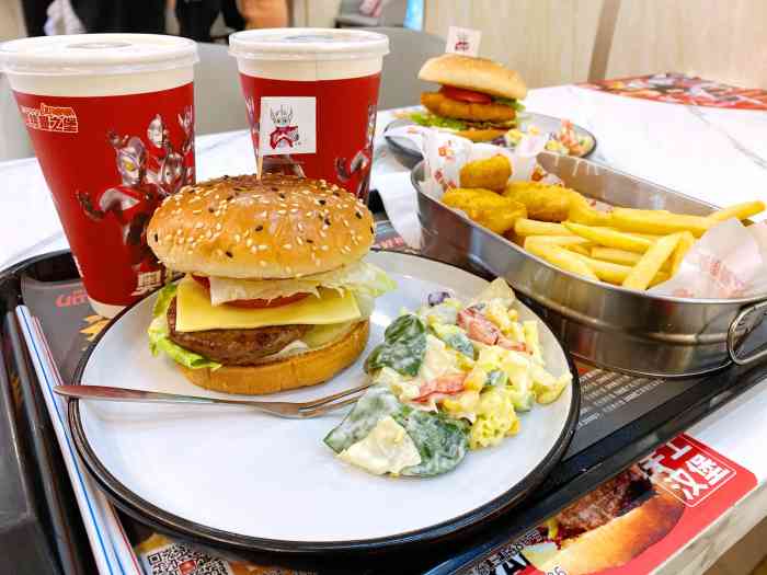 奥特曼之堡旗舰店(台东店)-"妈呀我也是醉了[偷笑]现在的商家真是大脑