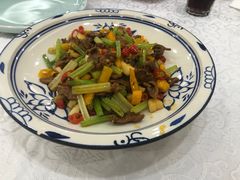 小炒黄牛肉-九头鸟酒家(四道口店)