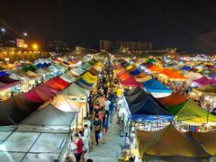 -席娜卡琳火车铁道夜市