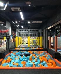 -蹦贝运动中心·蹦床·攀岩·闯关(龙岗店)