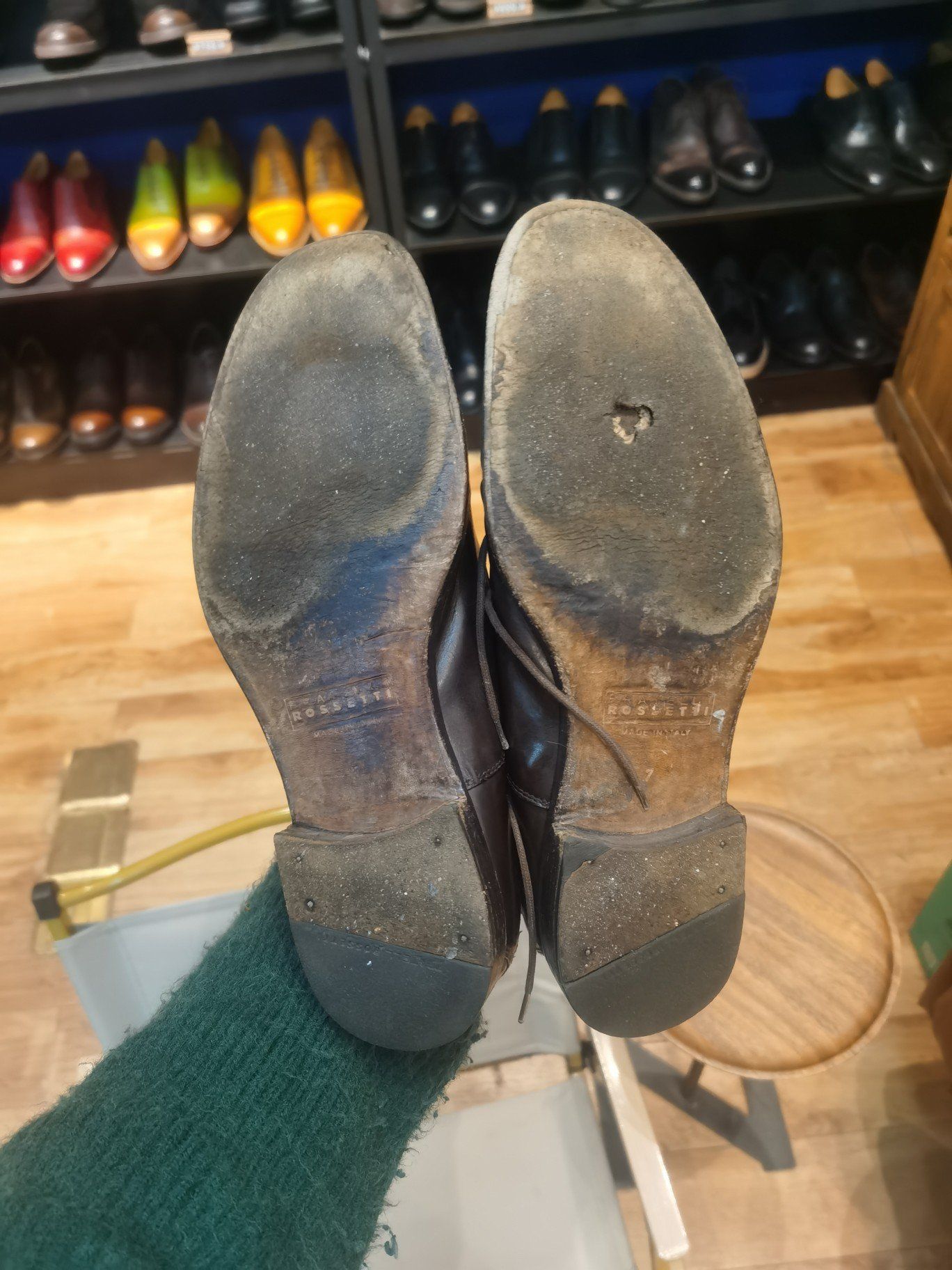 皮鞋鞋底磨穿维修,效果不错