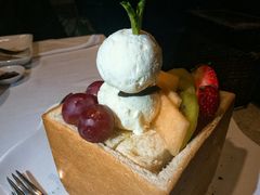 面包冰激凌-佐度王子扒房(天鹅湖店)