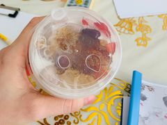 草莓桃胶白雪-满记甜品(友谊国贸城店)