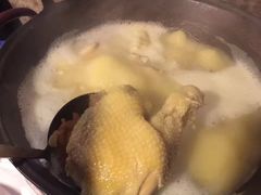 -鲜入围煮花胶鸡海鲜火锅