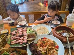 -老滇山寨•云南特色菜•地方菜•民族风情歌舞表演(金碧店)