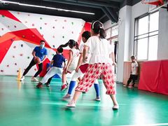 -悦动体能篮球羽毛球网球(三里河店)