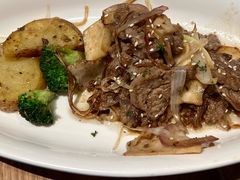 -玛格萝妮(汇智国际商业中心店)