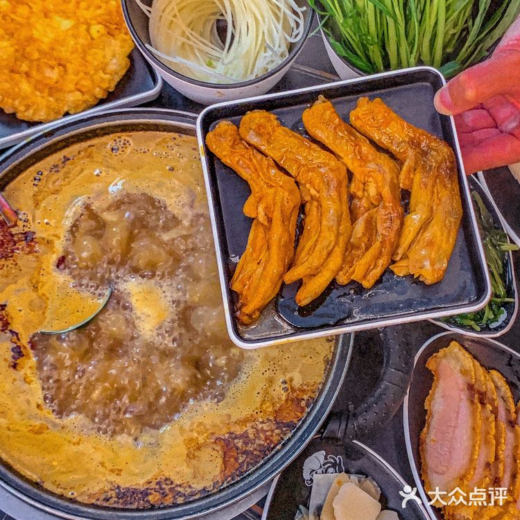 足足臭了三天三夜的螺狮粉火锅也太好吃了吧[色]