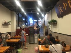 大堂-泸州酸菜豆花火锅川师店
