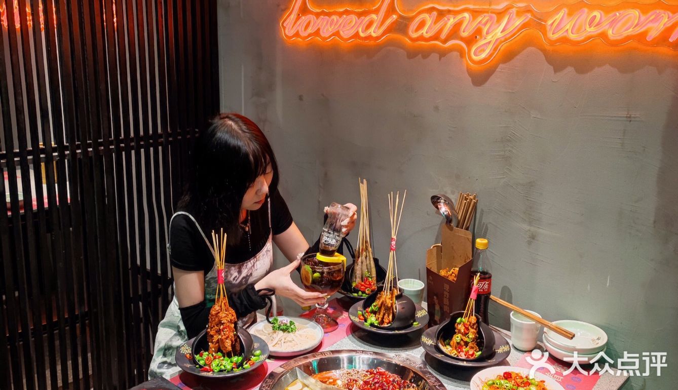 西安探店｜杜海涛&吴昕火锅店～人均30吃到撑