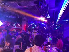 -UP嘻哈酒吧(粉巢店)