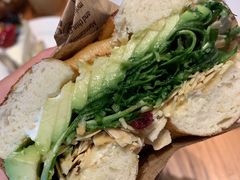 牛油果芝麻菜三明治-麦田工坊(月湖店)
