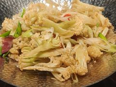 腊牛肉炒有机花菜-胖老汉新疆特色椒麻鸡(南门店)