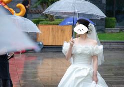 点击看大图 -拉瑞娜LaReine婚纱礼服高级定制