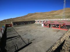 客栈外景-羊卓雍措