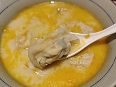 蟹黄鱼馄饨-蟹黄鱼·楼上面馆(外滩中央旗舰店)