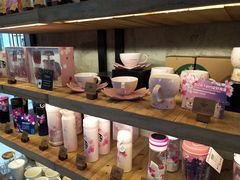 零售区-星巴克臻选(湖滨道店)