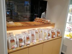 面包甜点陈列柜-好利来(八里庄店)