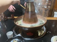 -果松木炭酸菜铜火锅·外婆参鸡汤