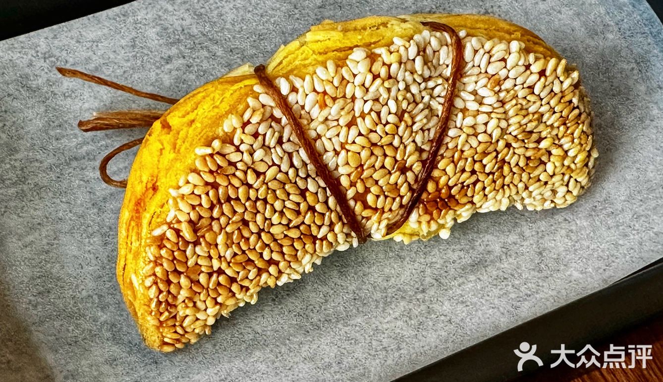 全中国也只有一家 每个蟹黄酥都是现烤25分钟