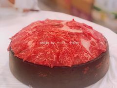 安格斯牛肉-鲜入围煮花胶鸡海鲜火锅