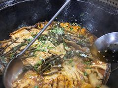 -大锅大灶柴火鸡鱼