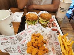 -The Habit Burger Grill 哈比特汉堡(世博店)