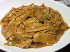 -老码头黑皮肘子锅包肉(赣水路店)